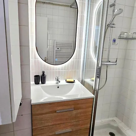 L'acacia T2 Confort Avec Clim Wifi Vue Tram *